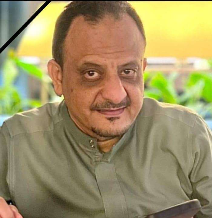 الصحفي صديق الطيار يعزي المستشار فيصل بن مهري بوفاة شقيقه