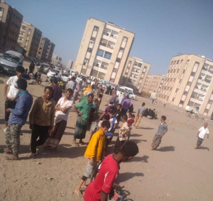 معاناة طال أمدها.. سكان مدينة الصالح بعدن يفتقدون لجميع الخدمات الأساسية