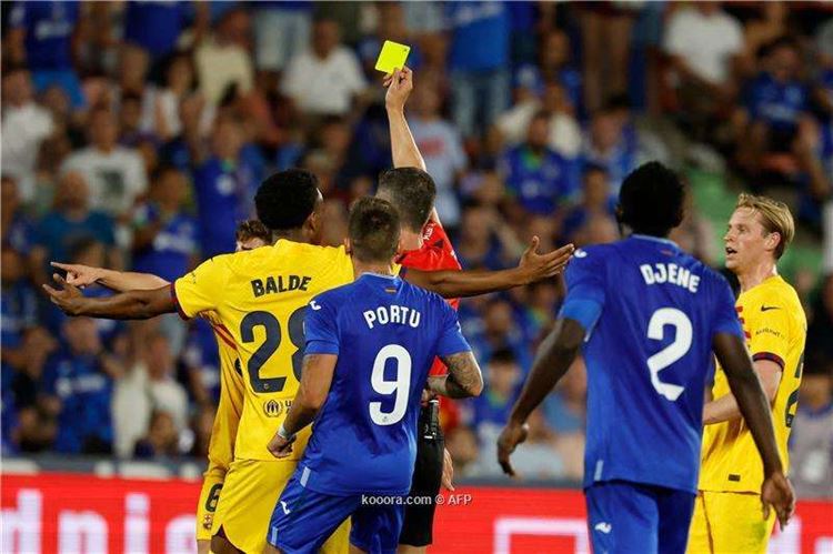 خبير تحكيمي: برشلونة استحق ركلة جزاء أمام خيتافي