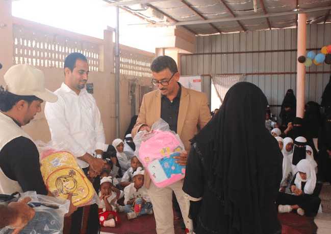 تدشين مشروع توزيع 3500 حقيبة مدرسية على طلاب وطالبات ذوي الهمم والفقراء ومرضى السرطان والأيتام بالمكلا