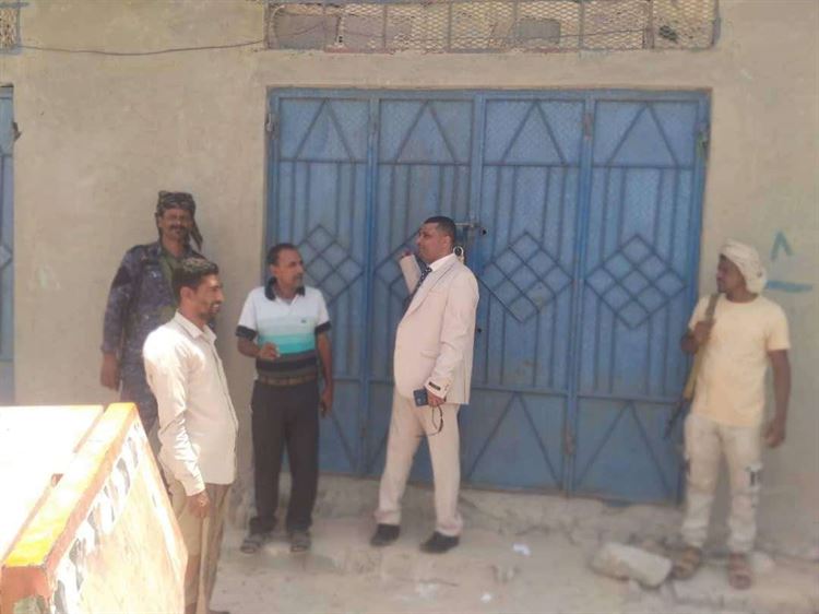 الوكيل الجريبي يوقف بيع الكمية المتبقية من مادة الدقيق الغير صالحة للاستخدام ويوجه بسرعة توفير كمية طارئة