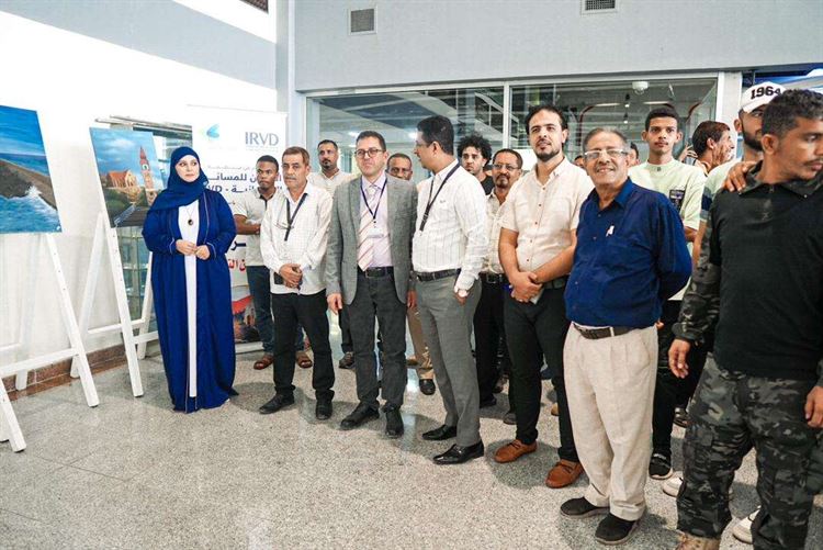 بدعم من الامين .. مؤسسة لغد أجمل تنظم معرض معالم عدن التاريخية في صالة مطار عدن الدولي