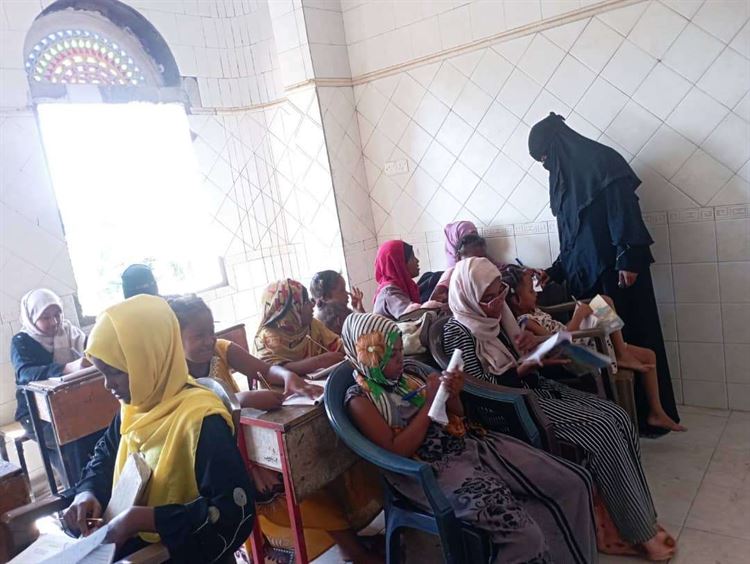 ابين .. مؤسسة رهف تفتتح دورات تقوية في المناهج لجميع المواد التعليمية