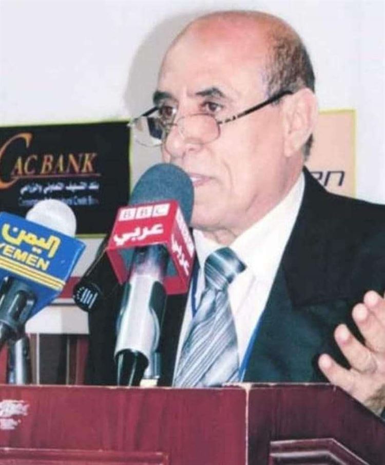 النقيب وضاح فارع يعزي العميد شمس الدين البكيلي بوفاة شقيقه الدكتور عادل البكيلي