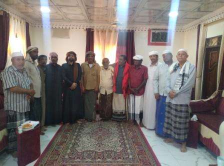 قيادة الملتقى الوطني بتريم تزور الشخصية القبلية والاجتماعية المعروفة الشيخ يحيى مولى الدويلة