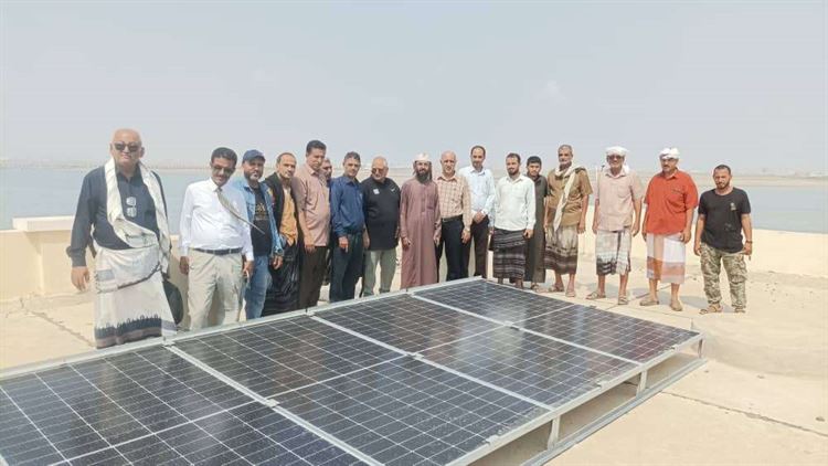 عدن.. تدشين مشروع الطاقة الشمسية لمدرسة عبدالواحد عباد بالنصر