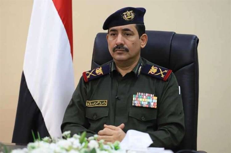 وزير الداخلية يعزي بوفاة العميد الدكتور عوض الجبواني