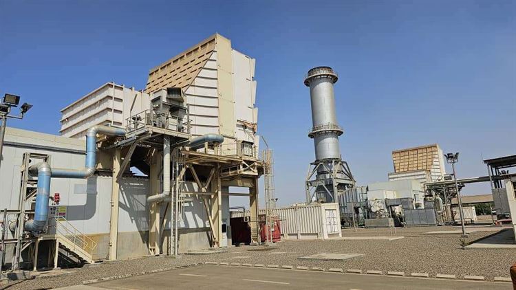 إثر احتجاز مقطورات النفط الخام.. كهرباء عدن تحذر من خروج محطة الرئيس عن الخدمة