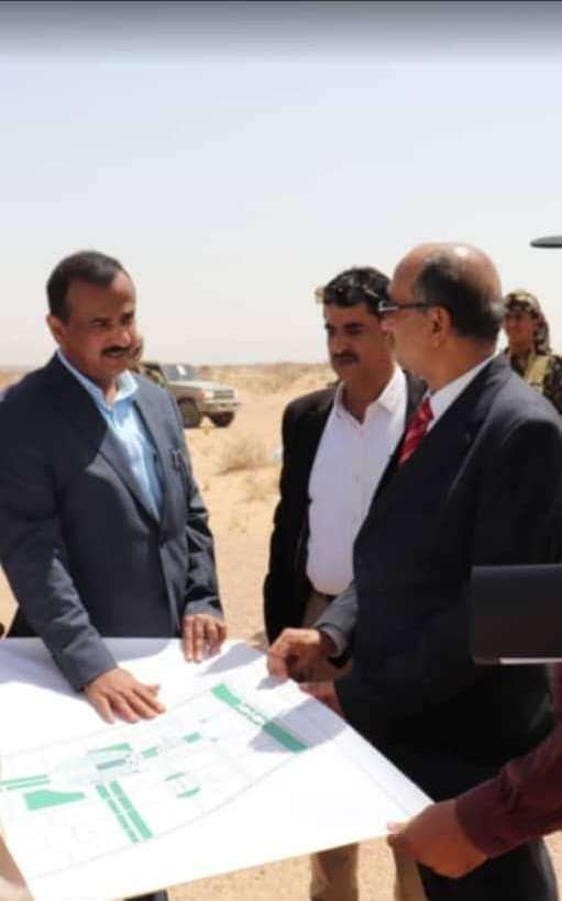 رئيس جامعة شبوة يشيد بإنزال مناقصة بناء أول كلية في الحرم الجامعي الجديد