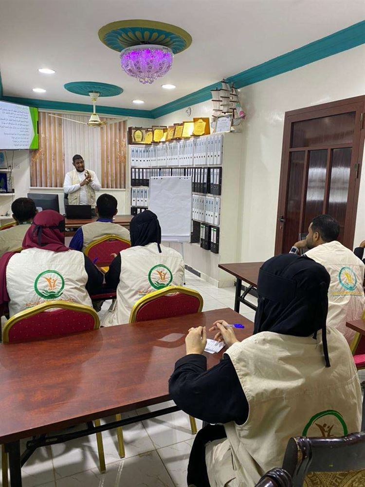 مؤسسة سواعد الخير الإنسانية تقيم جلسة نقل المعرفة لطاقمها الوظيفي في دورة تصميم وكتابة مقترحات المشاريع ضمن مشروع تضامن