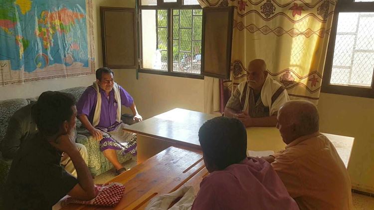 الصاد و علعله يناقشا مع مدير مكتب التربية بلودر عدد من القضايا المتعلقة بالجانب التعليمي