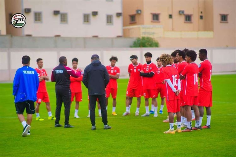 فيما يصل أربعة من اللاعبين المحترفين" منتخبنا الوطني الأول يواصل تمارينه في أبها