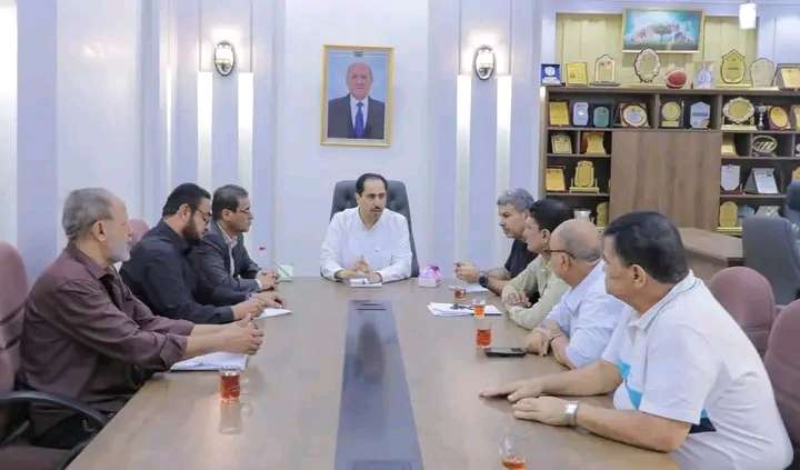 وزير الشباب والرياضة الاستاذ نايف البكري يلتقي موظفي فرع مكتب الوزارة بالعاصمة عدن