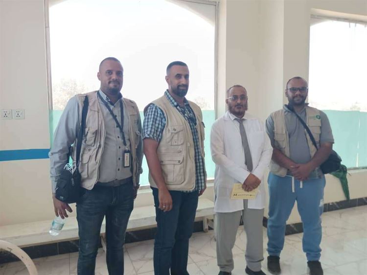 جمعية العون المباشر تدشن المخيم المجاني للعيون في ردفان