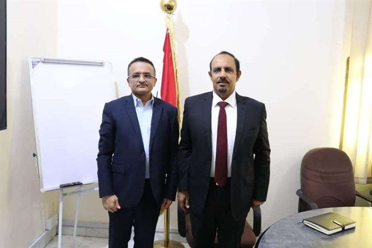 المحافظ بن ماضي يبحث مع رئيس الوحدة التنفيذية لإدارة مخيمات النازحين أوضاع النازحين بحضرموت