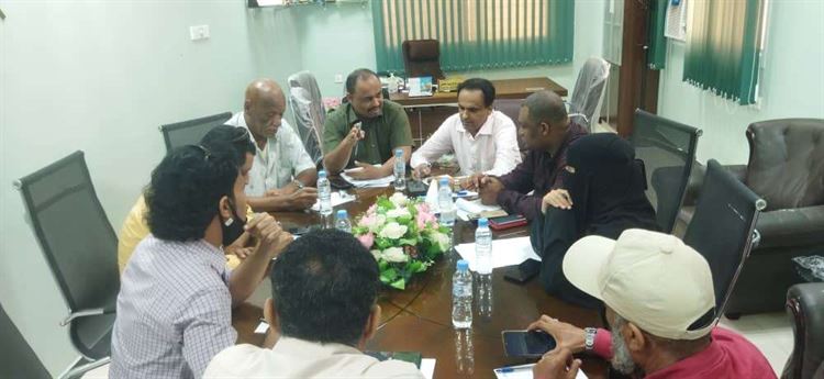 الجمحي يعقد لقاء مع المختصين لمناقشة آخر تطورات الوضع الوبائي لحالات الكوليرا والإسهالات المائية الحادة