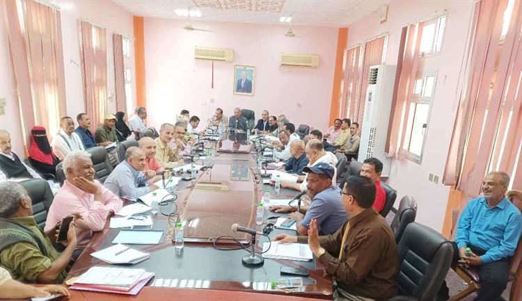 برئاسة المحافظ " تُركي " . . تنفيذي لحج يناقش تقريري صندوق النظافة و التحسين و فرع هيئة المصائد السمكية بالمحافظة