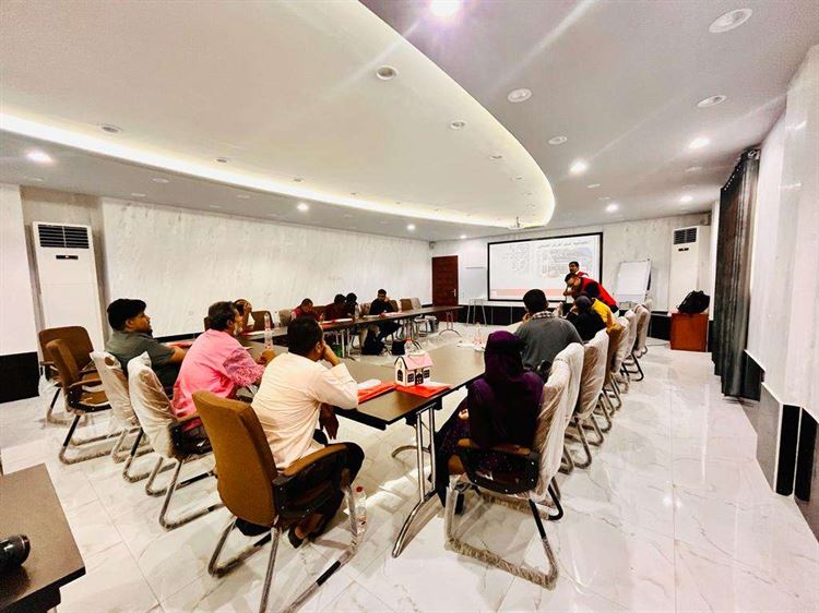 الهلال الأحمر اليمني يُقيم جلسة حوارية حول دور الإعلام في العمل الإنساني باليمن