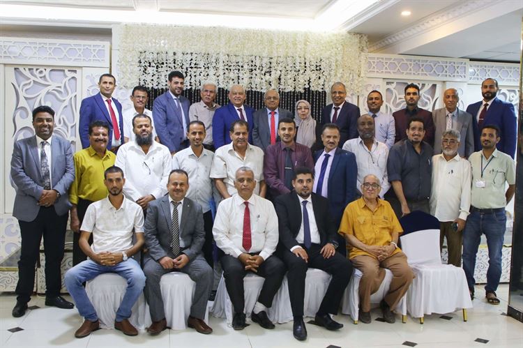 ورشة عمل في عدن تؤكد أن إحلال السلام ومعافاة الاقتصاد ضرورة لرفع الأجور