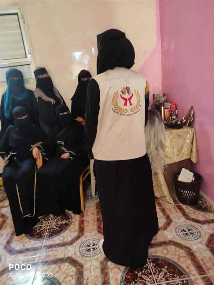 مؤسسة المحروسة بحوطة لحج تختتم دورة تدريبية في مجال الكوافير ضمن برنامج ايادي من ذهب