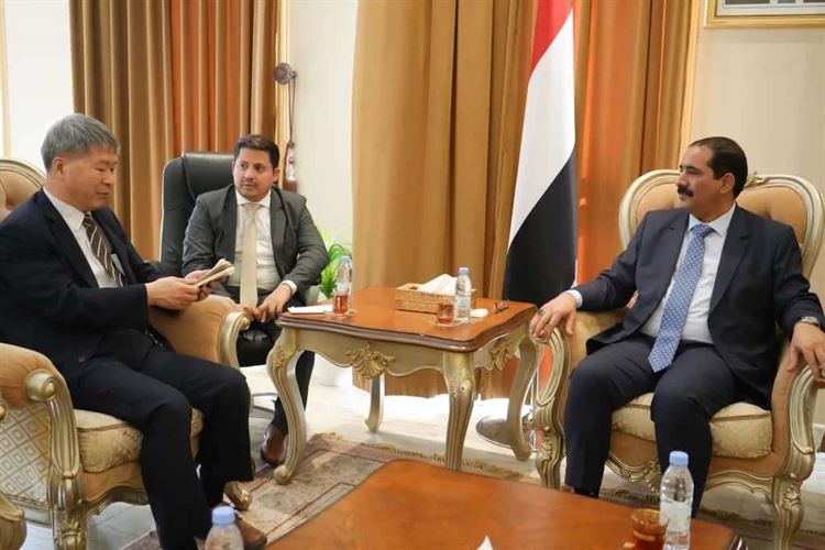 وزير الداخلية يلتقي سفير جمهورية كوريا الجنوبية لدى بلادنا