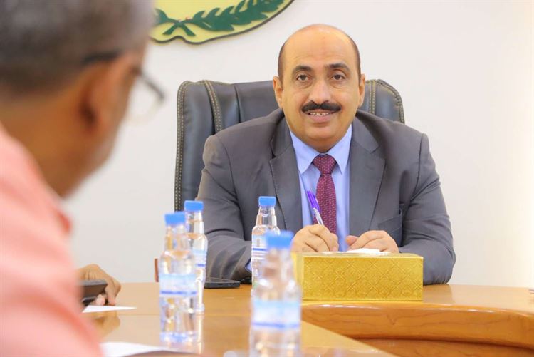 المدير باعباد يترأس اجتماعاً للجنة التحضيرية والفنية لبطولة الروبوت والذكاء الاصطناعي على مستوى مديريات المحافظة