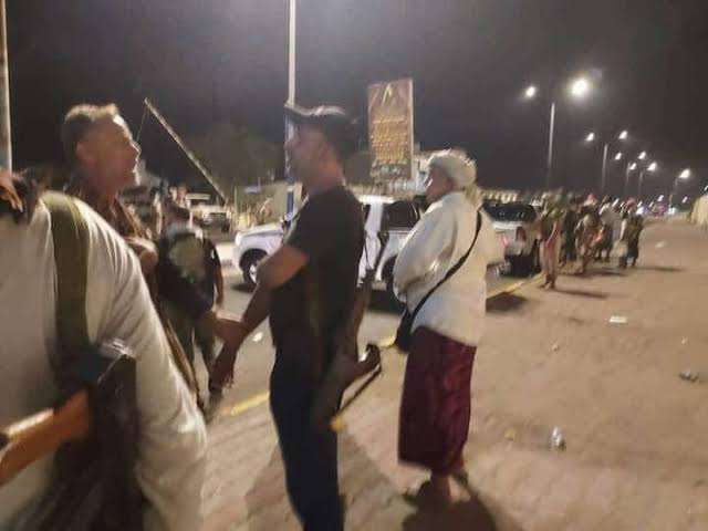 اليوم..  تحكيم قبلي في واقعة الاعتداء على مالك محل الهواتف المحمولة بالتواهي