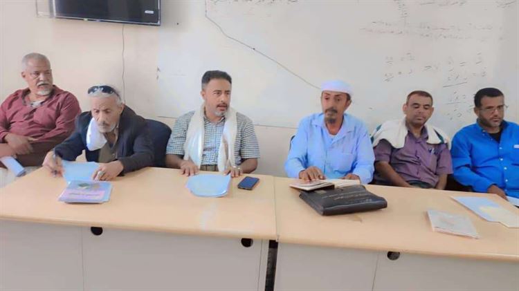 مدير عام مديرية مودية يعقد اجتماع  بمكتب التربية والتعليم