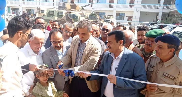 وزير الدولة محافظ عدن احمد لملس بمعية احمد الداؤودي يفتتحا عدداً من المشاريع الحيوية بمديرية المنصورة