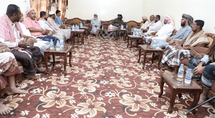 الشيخ بن حبريش يستقبل ادارة ومعلمي مجمع مدرسة حكمة بمديرية تريم