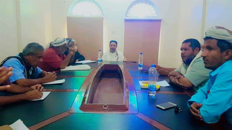 مدير عام مديرية مودية يعقد اجتماع بمدراء المكاتب الايرادية بالمديرية.