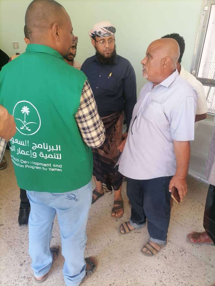 بمعية فريق البرنامج السعودي للاعمار.. مدير عام مضاربة لحج يعتمد عدد من المشاريع التنموية