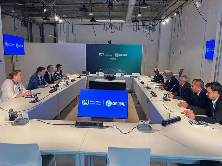 الشرجبي يبحث مع ستيفن كولت مزيدا من الدعم الهولندي لقطاعي المياه والبيئة في اليمن