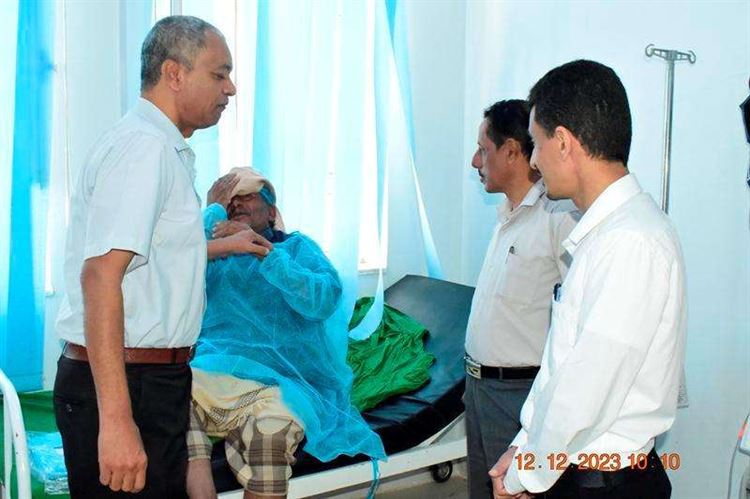 النقيب والعمودي يدشنان مشروع عمليات مخيّم جراحة العيون وتركيب العدسات المجانية بمستشفى الحياة بالقطن