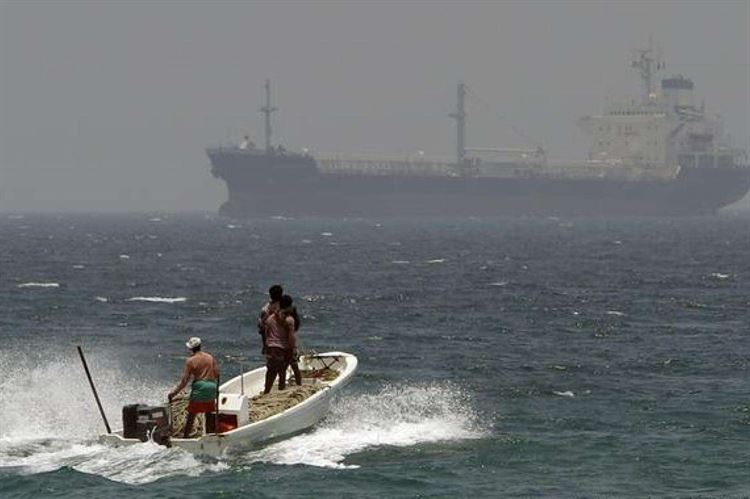 لماذا نفت الحكومة اليمنية نيتها المشاركة في حلف دولي لتأمين البحر الأحمر؟