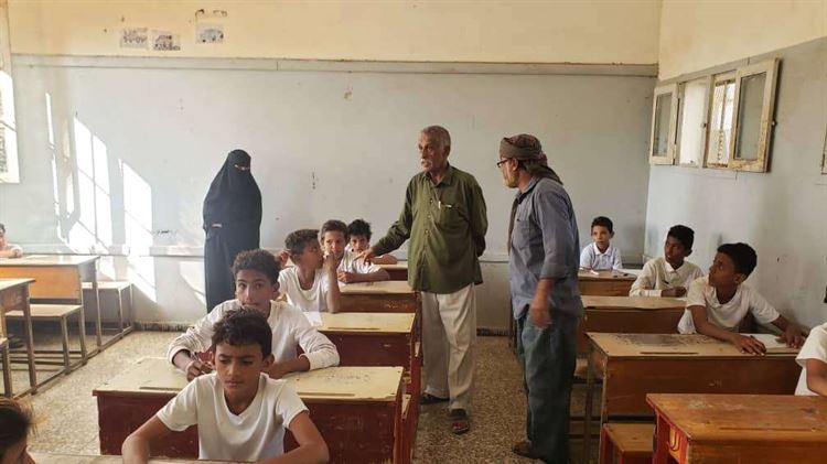 في يومها العاشر.. مدير تربية خنفر يواصل تفقده لسير اختبارات الفصل الأول لمدارس المديرية