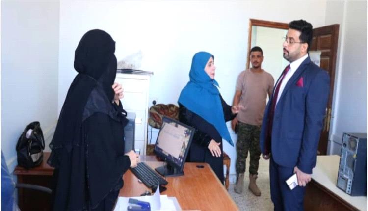 الوكيل السقاف يتفقد الانضباط الوظيفي بعد اجازة عيدالفطر بمكتب التربية والتعليم بعدن