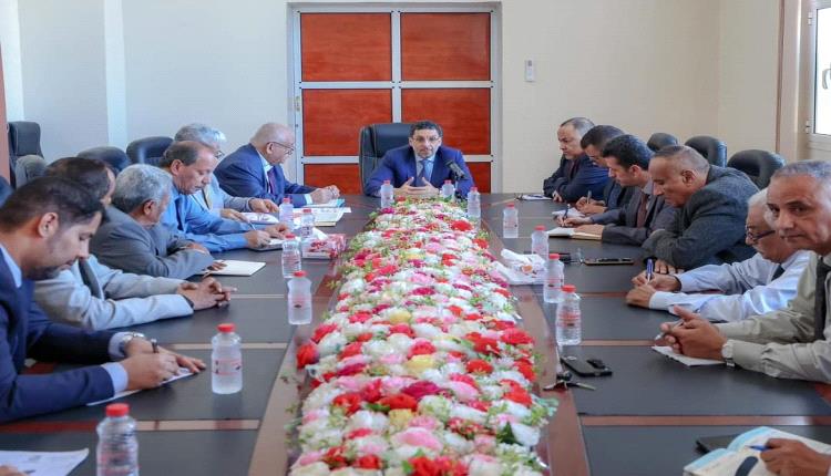 رئيس الوزراء يطلع على مهام وزارة الخدمة المدنية لمراقبة الانضباط الوظيفي ويؤكد المضي في الإصلاحات الإدارية
