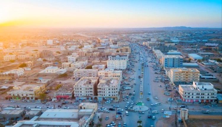 قناص لمليشيا الحوثي يتسبب في إصابة رجل شرطة بشبوة
