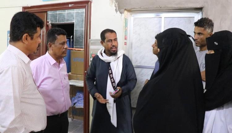مدير عام خنفر (اليوسفي ) يتفقد مركز العزل بالمركز الصحي بمنطقة الكود بابين