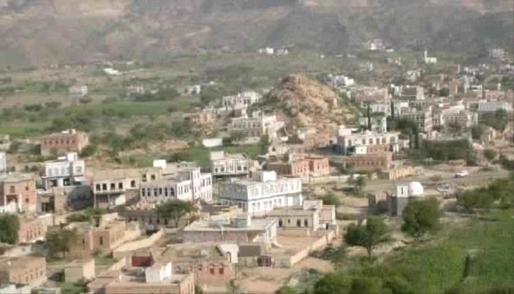 إصابة 3 أطفال إثر انفجار مقذوف حوثي بالضالع
