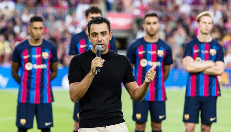 نابولي فرصة تشافي لوداع برشلونة من الباب الكبير