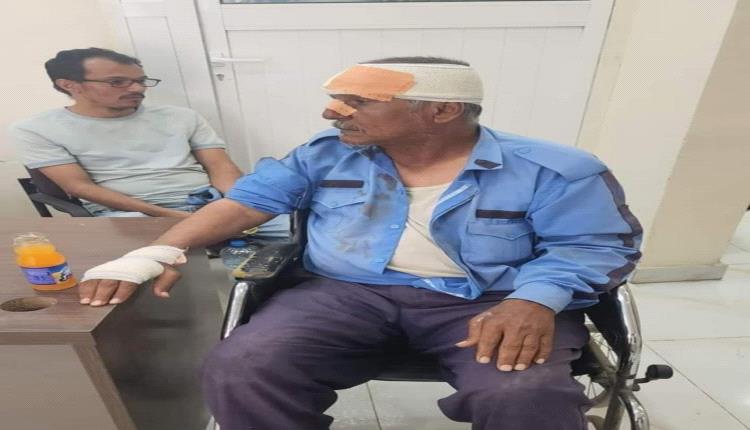 سائق سيارة يدهس رجل مرور بعدن