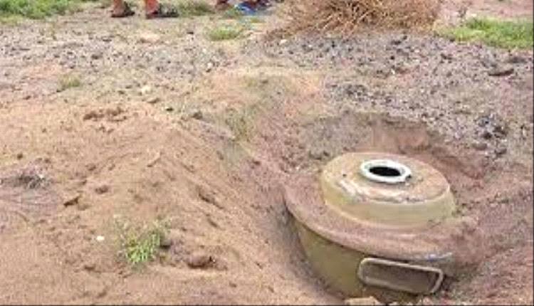 إصابة مواطن إثر انفجار لغم بالجوف 
