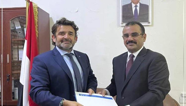 الوكيل أوسان عبدالله العود يتسلم أوراق اعتماد  الممثل المقيم الجديد لبرنامج الأغذية العالمي.