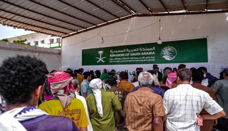 مدير عام مديرية المكلا يدشن مشروع الأضاحي في اليمن 