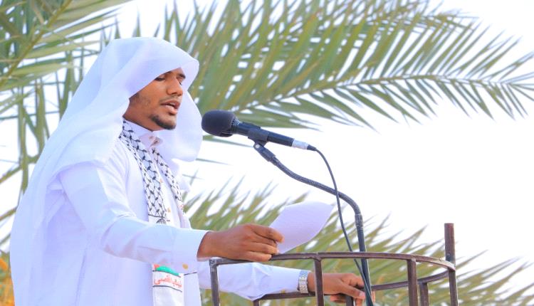 خطيب مصلى العيد بسيئون يطالب بإعطاء المعلمين حقوقهم حتى لايفسد الفراغ قيم وأخلاق طلابنا
