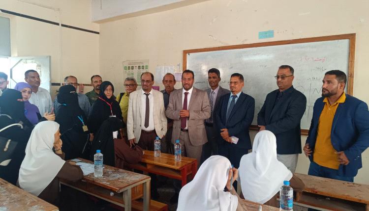 وزير التربية يدشن امتحانات الثانوية العامة بالعاصمة عدن  