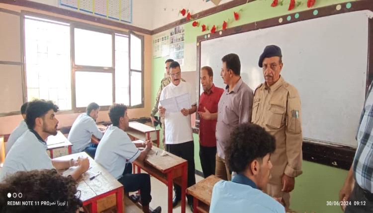 مدير عام المنصورة يدشن امتحانات الثانوية العامة للعام 2023 _ 2024 م في المديرية
