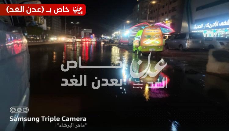 مع أول أيام رمضان.. مياه الصرف الصحي تغرق الشارع الرئيسي لخط التسعين بالمنصورة
